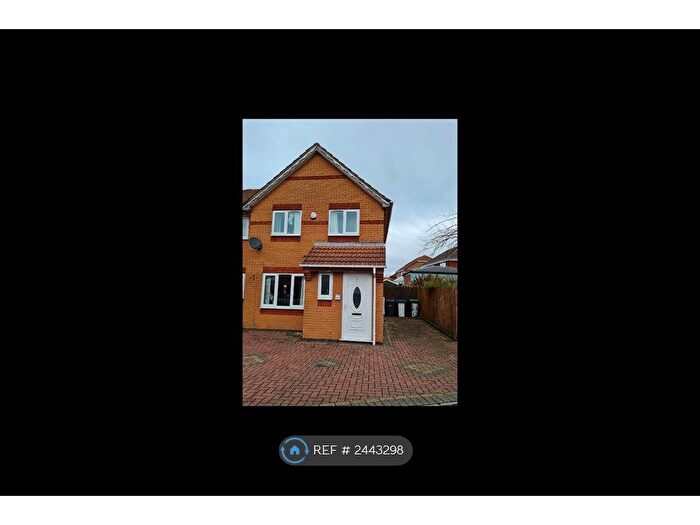 3 Bedroom Semi-Detached House To Rent In St Martins Drive, Tipton, DY4