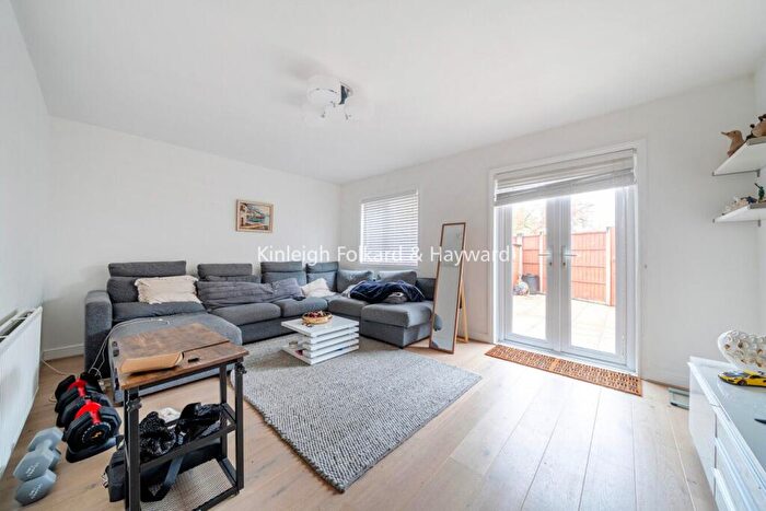 3 Bedroom End Of Terrace House To Rent In Lapse Wood Walk, London, SE23