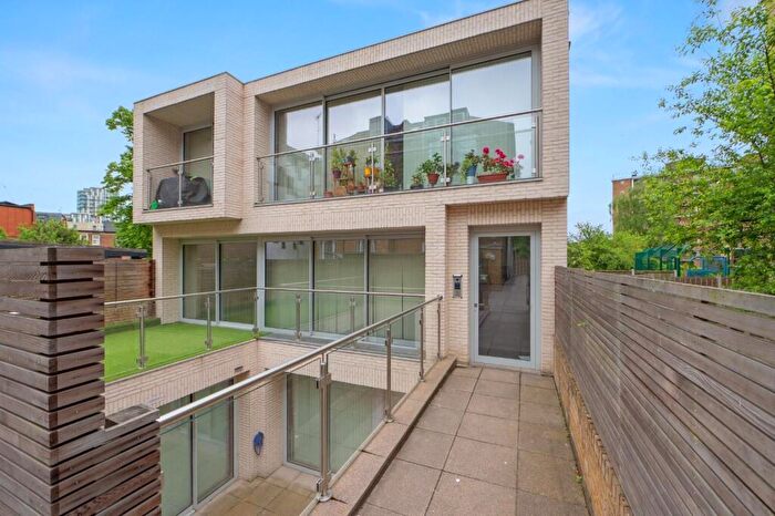 2 Bedroom Flat To Rent In Seven Sisters Road, London, N4