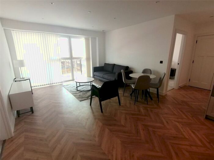 2 Bedroom Apartment To Rent In Brook Street, Kingston Upon Thames, KT1