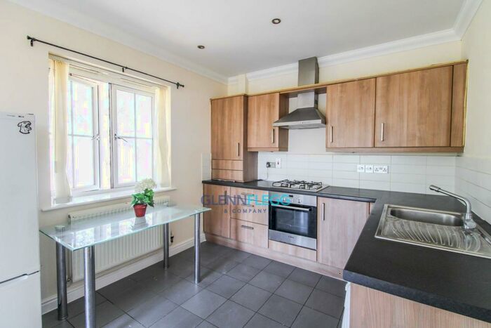 2 Bedroom Flat To Rent In Hayling Close, Cippenham, SL1