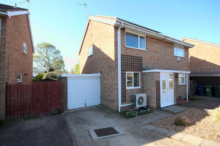 2 Bedroom Semi-Detached House To Rent In Moyne Close, Cambridge, CB4