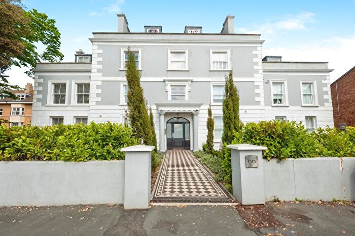 2 Bedroom Apartment For Sale In Dorchester Road, Weymouth, DT4