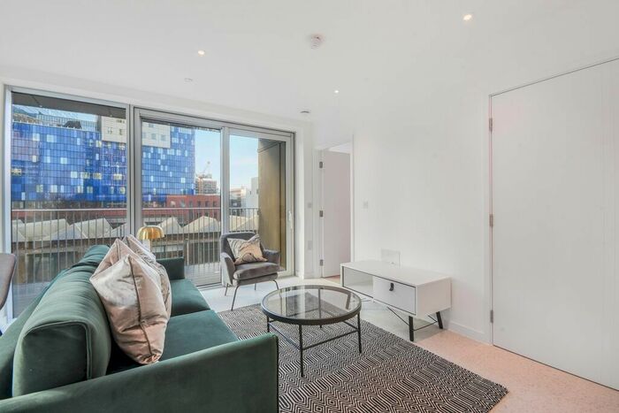 2 Bedroom Flat To Rent In The Silk District, London, E1