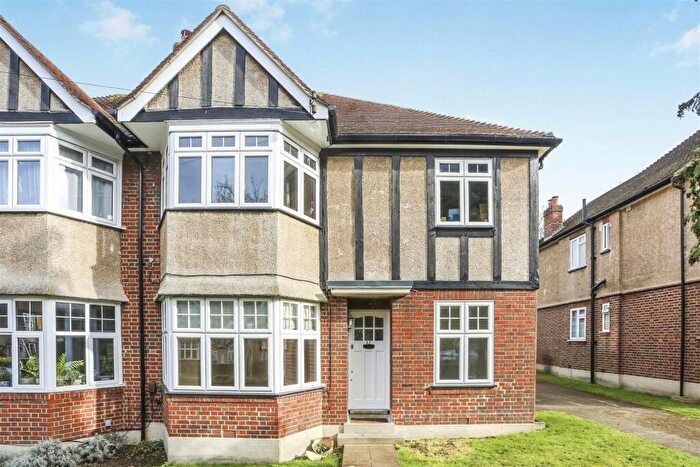 2 Bedroom Maisonette For Sale In Grove Avenue, Sutton, SM1