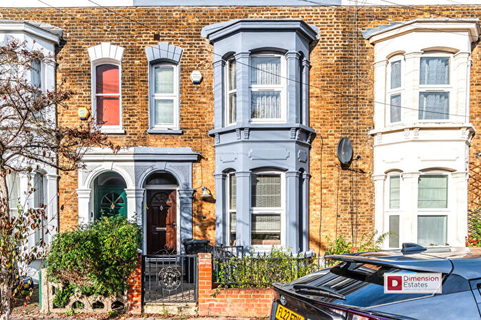 1 Bedroom Flat To Rent In Elderfield Road, Lower Clapton, Hackney, London, E5