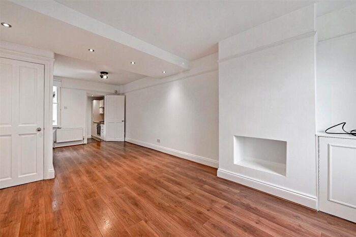 2 Bedroom Terraced House To Rent In Greys Road, Henley-on-Thames, Oxfordshire, RG9