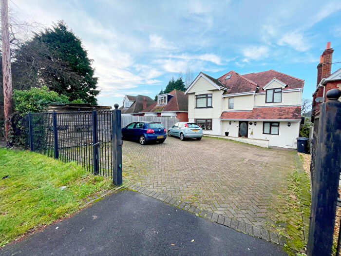 3 Bedroom Detached House For Sale In Ringwood Road, Bournemouth, BH11