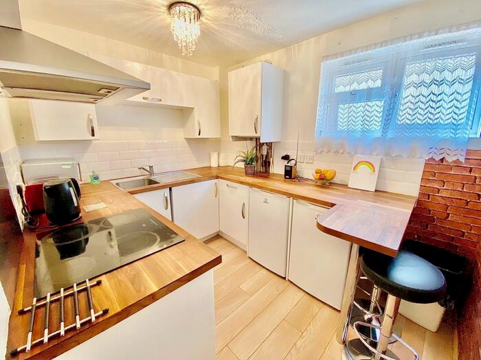 1 Bedroom Flat To Rent In Norman House, Norman Road, E11