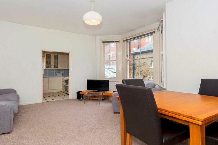 2 Bedroom Flat To Rent In College Place, Camden, NW1