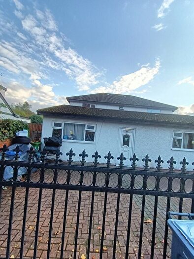5 Bedroom Semi-Detached House For Sale In Kingsbrook Road, Manchester, Greater Manchester, M16