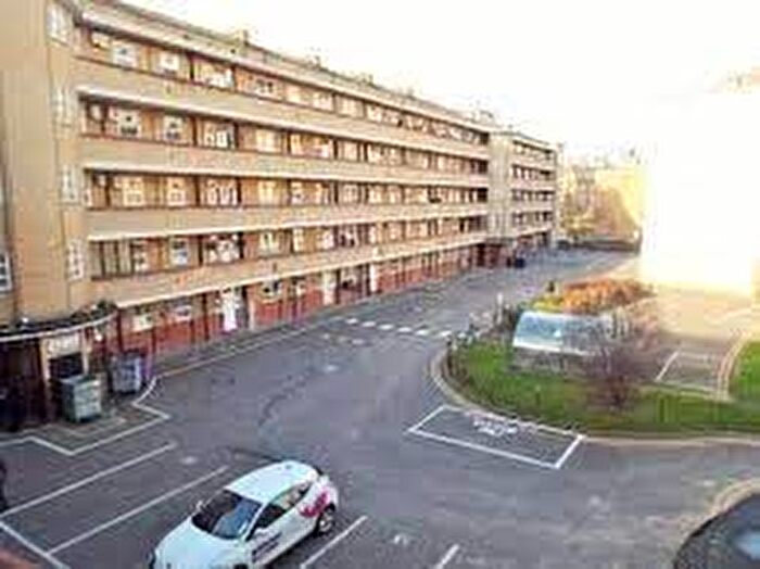 3 Bedroom Flat To Rent In Bed Flat To Let, E1
