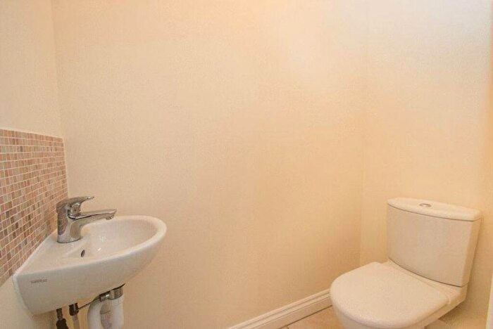 5 Bedroom House To Rent In Willowmead Close, Runcton, PO20