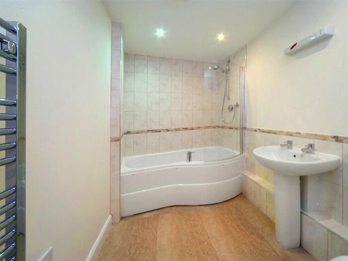 1 Bedroom Flat To Rent In Oxford Road East, Windsor, Berkshire, SL4