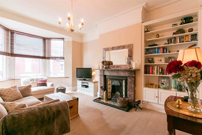 2 Bedroom Flat For Sale In Sandringham Road, Gosforth, Newcastle Upon Tyne, NE3