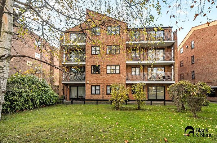 2 Bedroom Flat For Sale In Daniel Court, Brackley Road, Beckenham, BR3