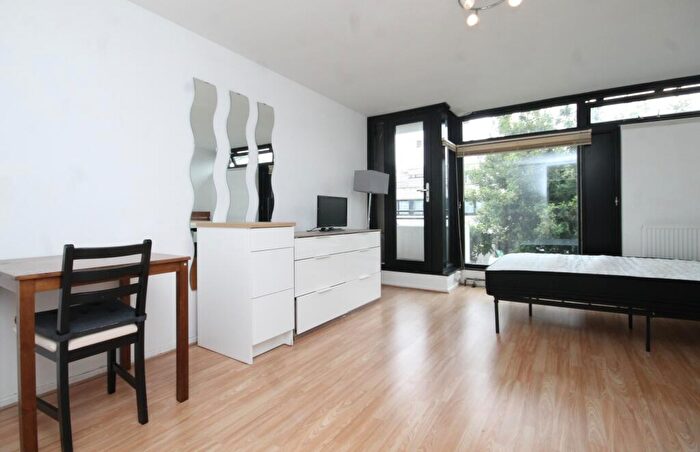 Studio To Rent In Broadfield Lane, Camden Town, NW1