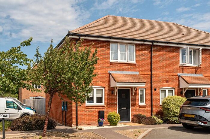 2 Bedroom End Of Terrace House For Sale In Sandpiper Road, Chichester, PO20