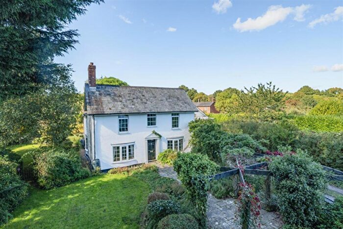 4 Bedroom Detached House For Sale In Fenny Bridges, EX14