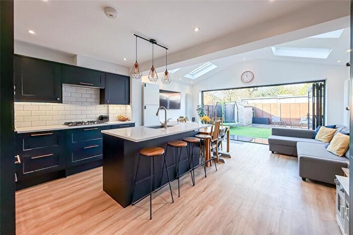 3 Bedroom End Of Terrace House For Sale In Lawrance Road, St. Albans, Hertfordshire, AL3