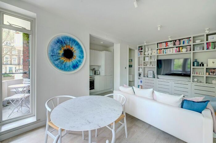 1 Bedroom Flat To Rent In Norland Square Mansions, Norland Square, Notting Hill, London, W11