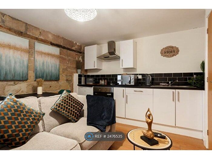 1 Bedroom Flat To Rent In Rivermill Court, Leeds, LS5