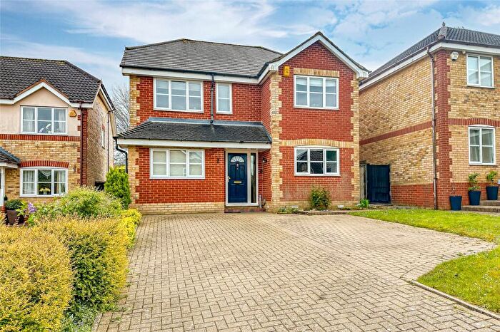 4 Bedroom House To Rent In Otterton Close, Harpenden, Hertfordshire, AL5