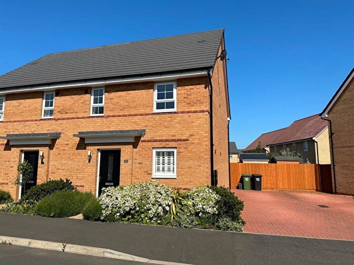 3 Bedroom Semi-Detached House To Rent In Lockwood Way, Hampton Water, Peterborough, PE7