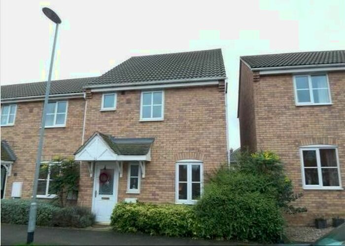 3 Bedroom Semi-Detached House To Rent In St Mellion Drive, Grantham, NG31