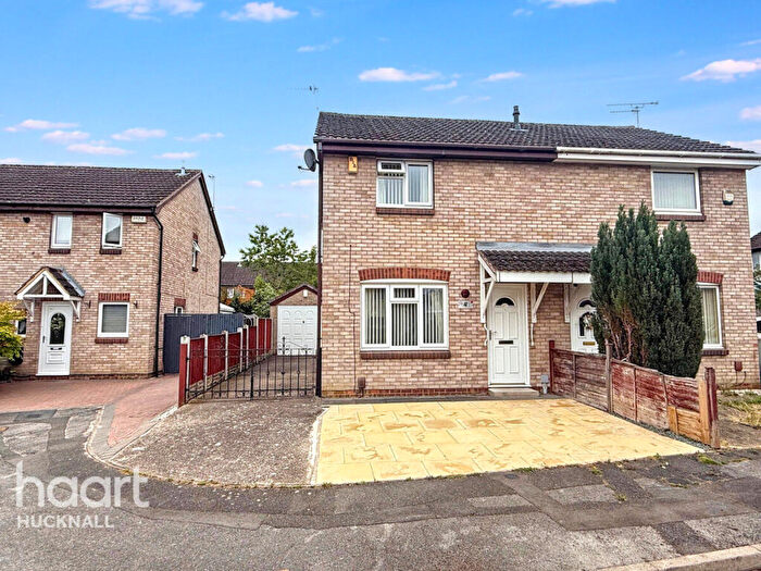 3 Bedroom Semi-Detached House For Sale In Birling Close, Nottingham, NG6