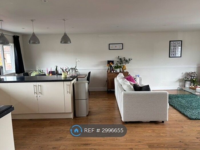 2 Bedroom Flat To Rent In Guildford Road, Farnham, GU9