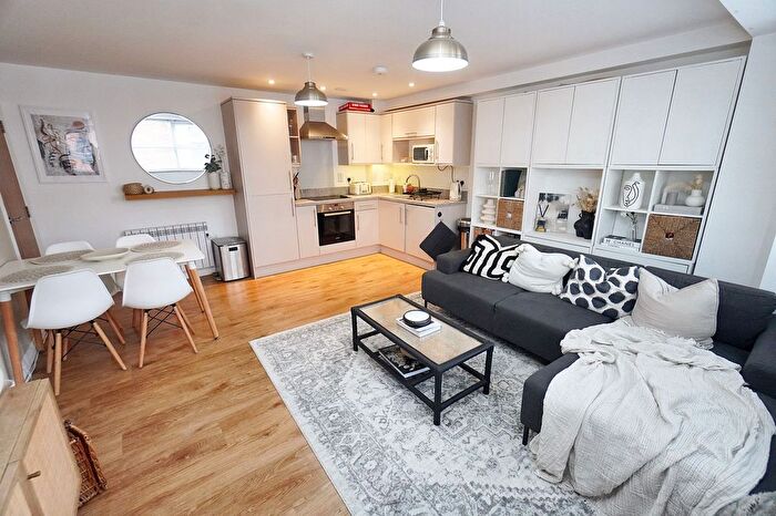 2 Bedroom Flat To Rent In Corporation Street, High Wycombe, HP13