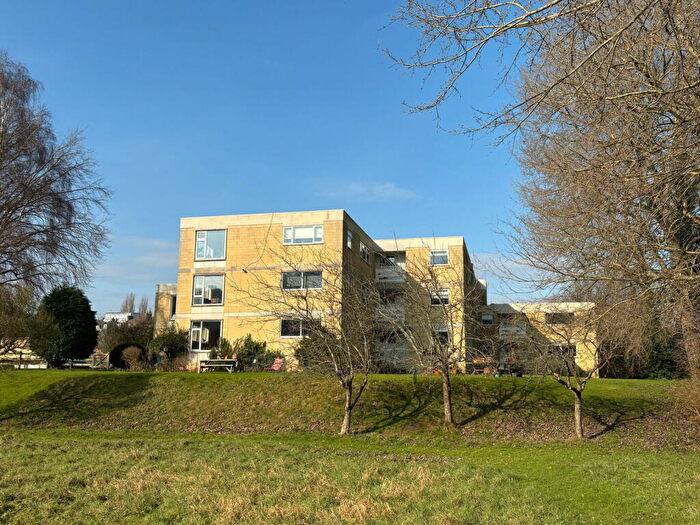 2 Bedroom Flat For Sale In Grosvenor Bridge Road, Bath, BA1