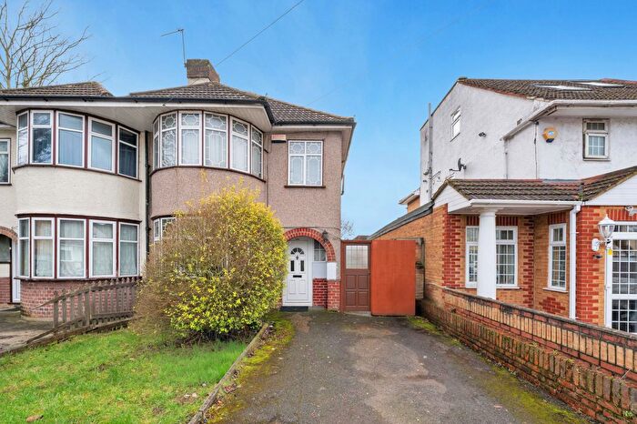 3 Bedroom Semi Detached House For Sale In Hayes, UB3