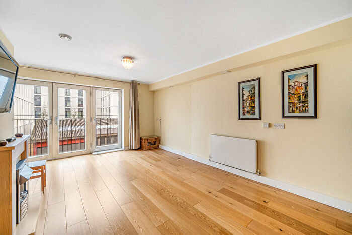 2 Bedroom Apartment For Sale In Chatfield Road, Battersea, SW11