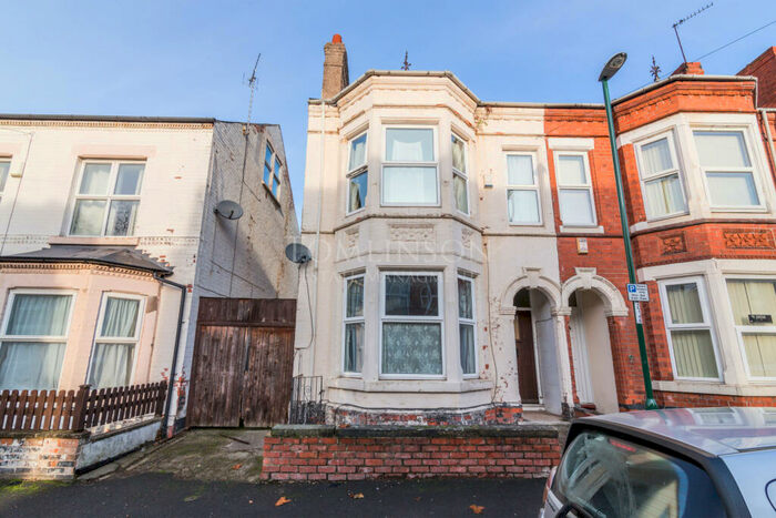 6 Bedroom Semi Detached House To Rent In Gregory Avenue, Lenton, Nottingham, NG7