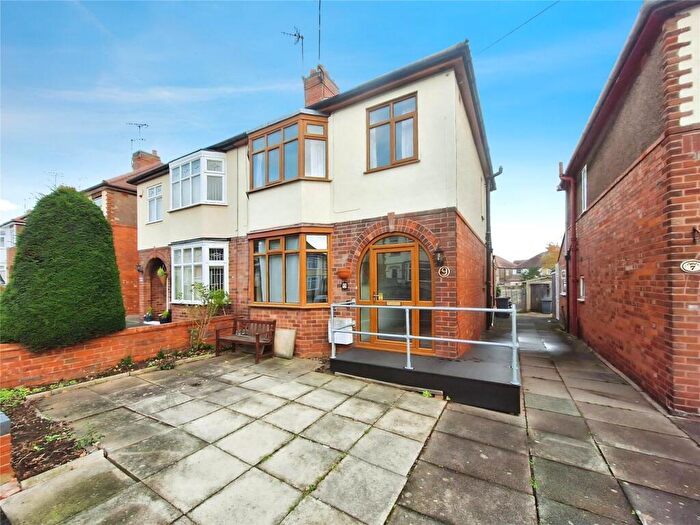 3 Bedroom Semi Detached House For Sale In Oakdene Crescent, Nuneaton, Warwickshire, CV10