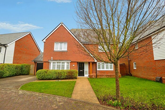 4 Bedroom Detached House For Sale In Avion Gardens, Kings Hill, West Malling, ME19