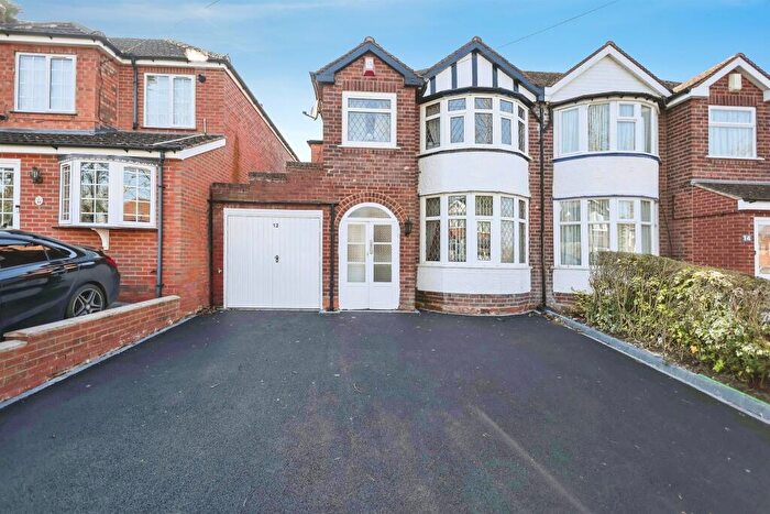 3 Bedroom Semi-Detached House For Sale In Ivydale Avenue, Birmingham, B26