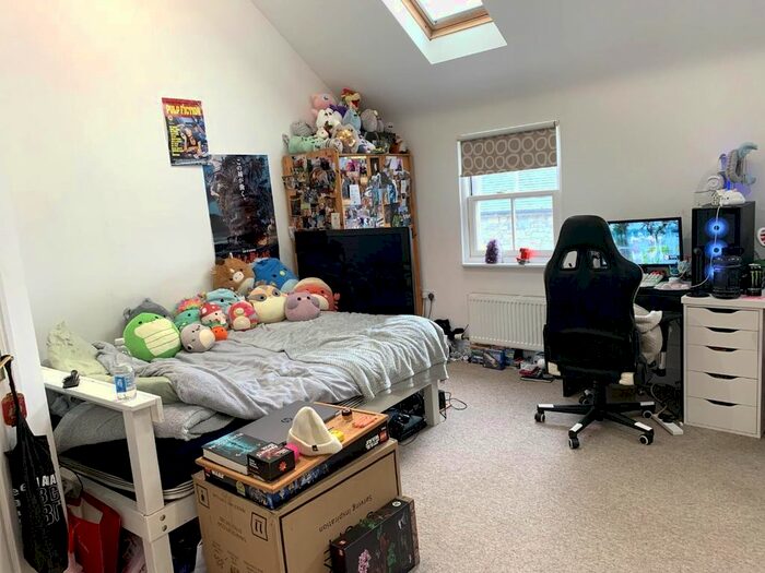 1 Bedroom Property To Rent In Grays Yard, Penryn, TR10