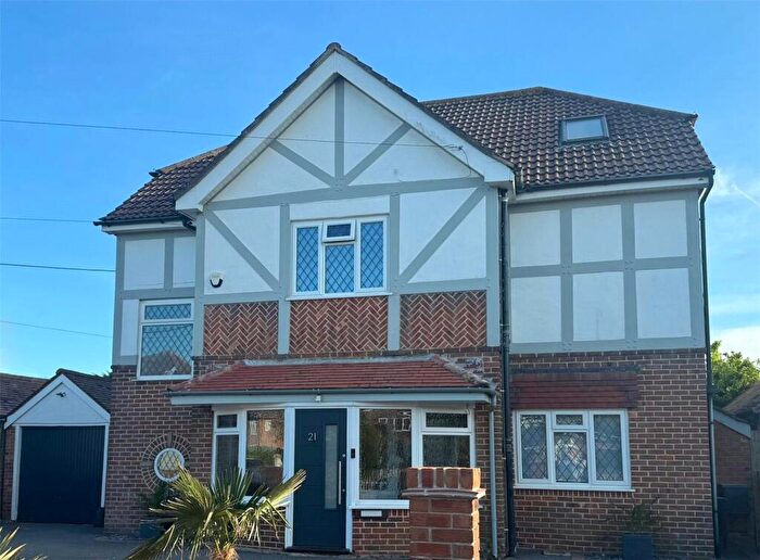 5 Bedroom Detached House For Sale In Beach Avenue, Barton On Sea, Hampshire, BH25