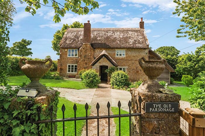 4 Bedroom Detached House For Sale In Dowlish Wake, Ilminster, TA19