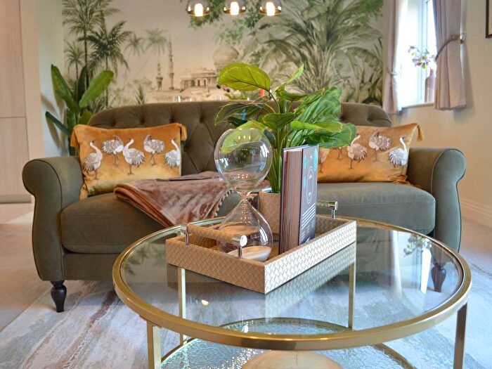 3 Bedroom Property To Rent In Hazylwood, Wokingham, RG40