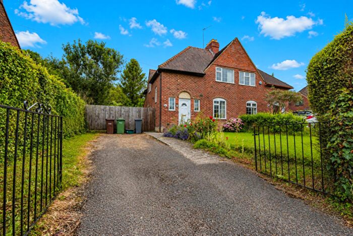 3 Bedroom Semi-Detached House For Sale In Uley Road, Dursley, GL11
