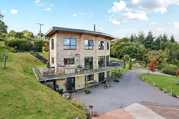 4 Bedroom Detached House For Sale In Stoodleigh, Tiverton, Devon, EX16