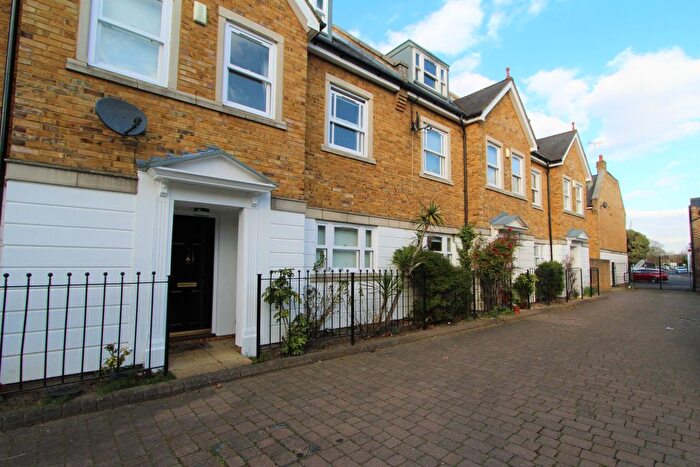 4 Bedroom Detached House To Rent In Gideon Mews, St Marys Road, Ealing, London, W5