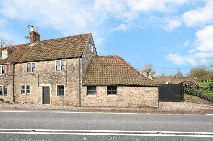 3 Bedroom Terraced House To Rent In Frome Road, BA11