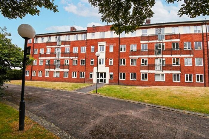 3 Bedroom Flat For Sale In Eccles New Road, Melmerby Court, M5