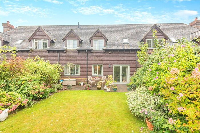 3 Bedroom Terraced House For Sale In Harts Hill Road, Thatcham, Berkshire, RG18