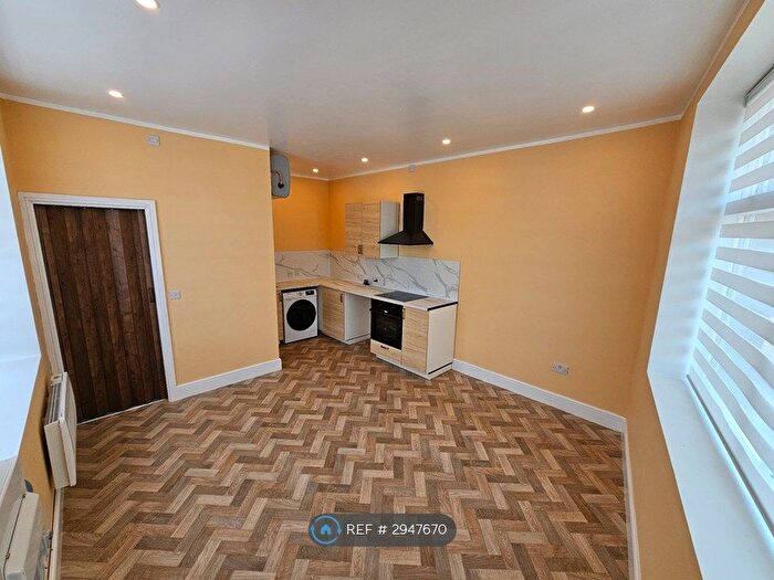 Studio To Rent In Pitt Street, Barnsley, S70